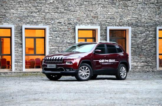 售20.98-21.98万 国产Jeep自由光2.0L上市