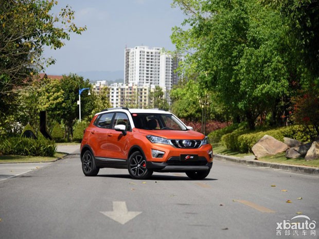 西部汽车网共推4款车型 长安小型SUV CS15今晚上市