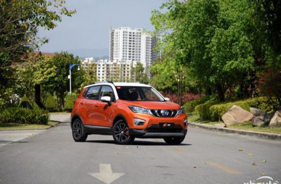 共推4款车型 长安小型SUV CS15今晚上市