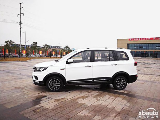 斯威X3实车曝光 1.5T动力/上半年发布
