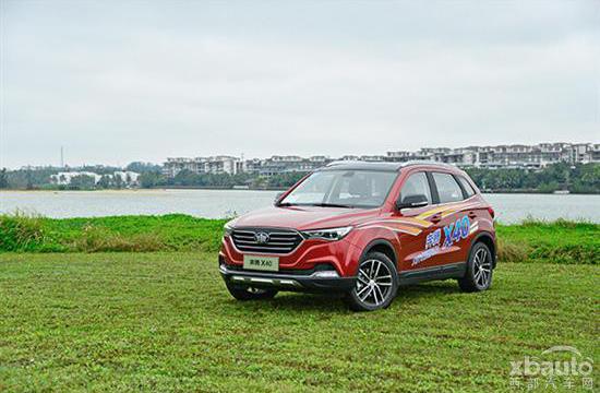 试驾一汽奔腾X40 全新小型“互联SUV”