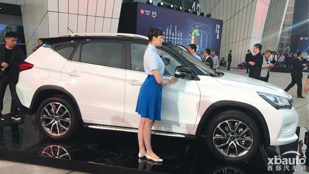 宋DM/宋EV300上市  售21.59-27.59万元