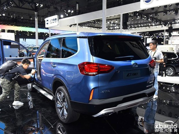 上汽大通D90硬派中大型SUV 或10月上市