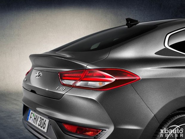 现代i30 Fastback官图发布 采用五门设计