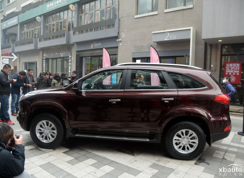 2017款驭胜S350上市 售13.58-16.68万