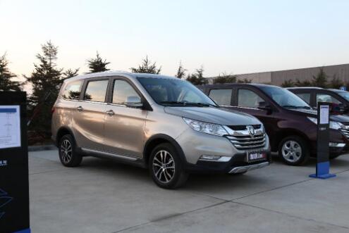 碾压同级MPV 细数北京伽途的黑科技