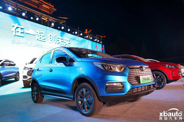 豪华质感不输百万级豪车 比亚迪全新一代唐撼世驾临