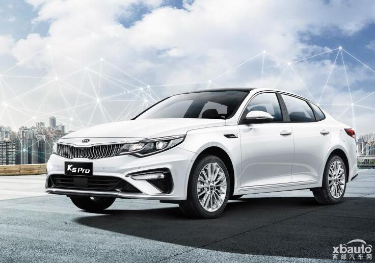 起亚K5 Pro正式上市 售价16.48-17.38万