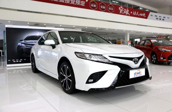 国内首款TNGA蜂巢概念 静态体验第八代凯美瑞