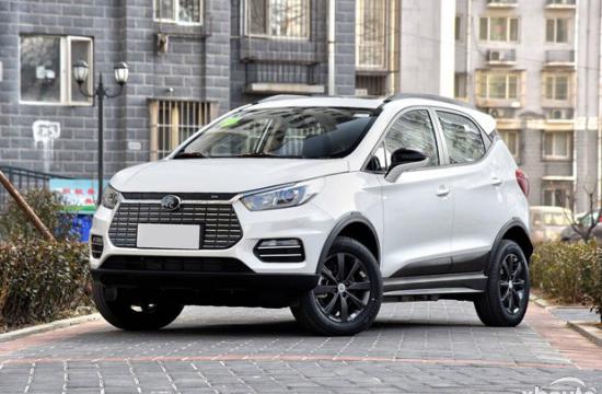 新款比亚迪元EV360上市 售价8.99到10.99万