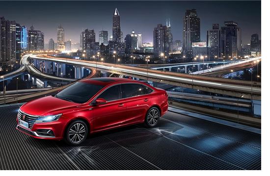 售8.98-13.98万 荣威i6 PLUS荣耀版上市